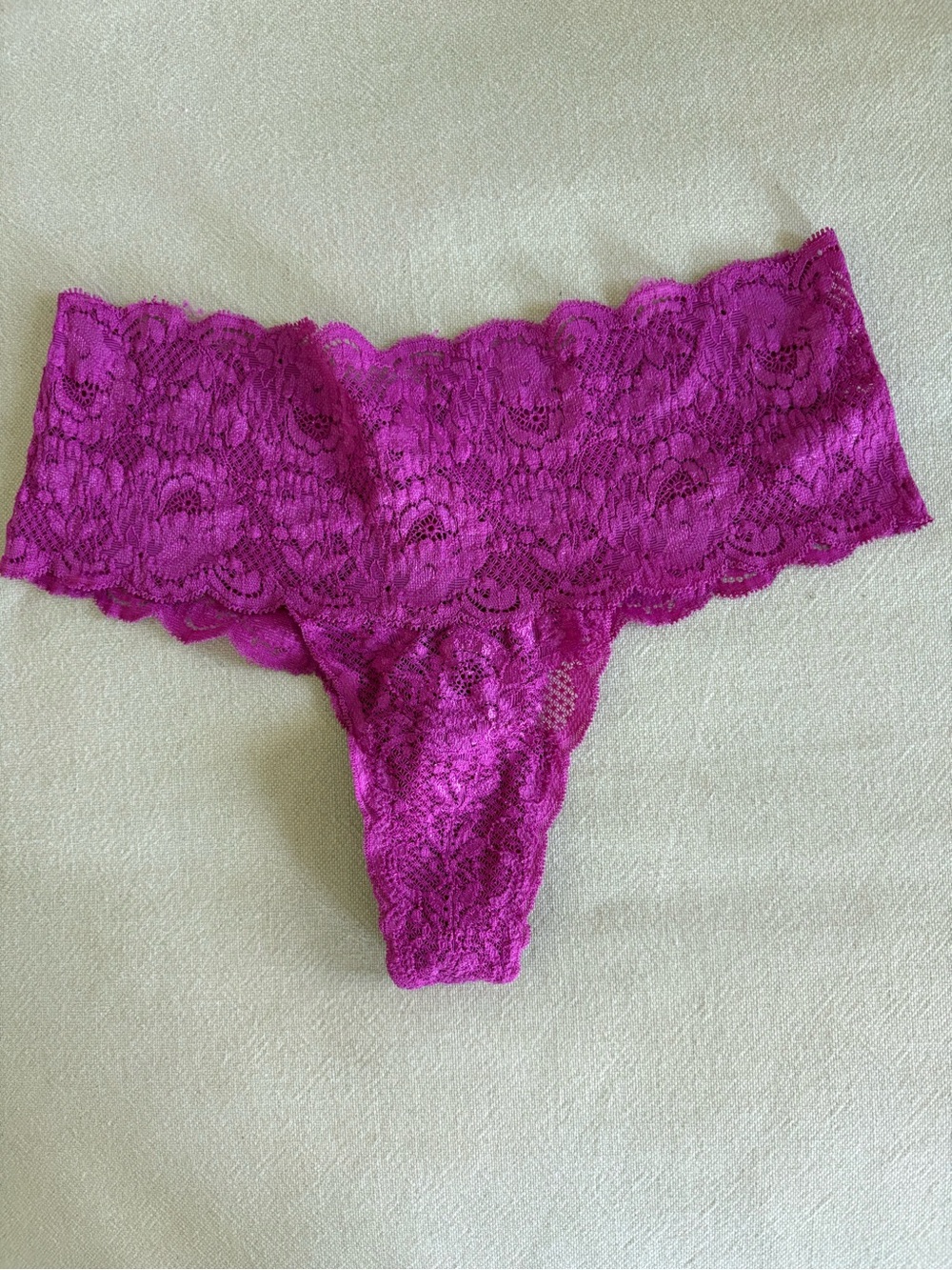 Cosabella 3 Lace Cheeky Thongs - Picture 5 of 6